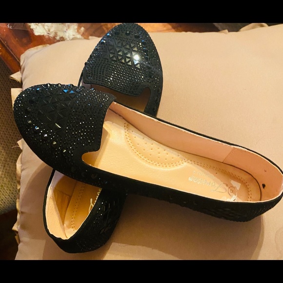 Very cute black sparkly flats well made - Picture 2 of 9